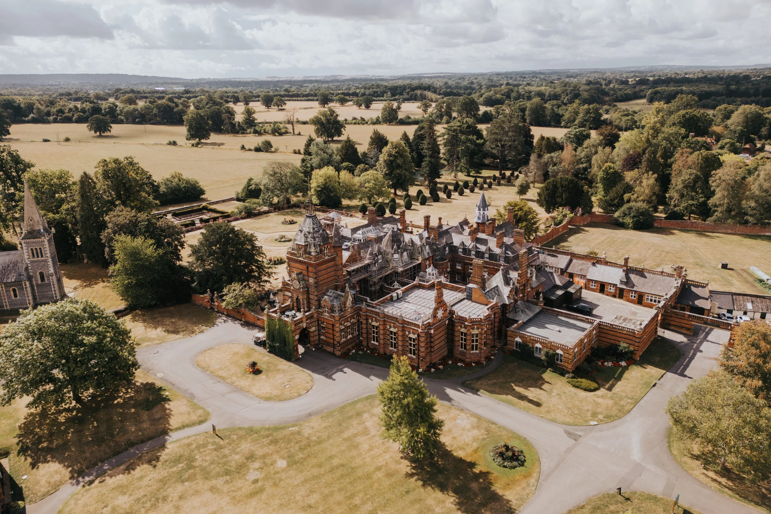 Elvetham Hotel Hook, Drone establishing shot