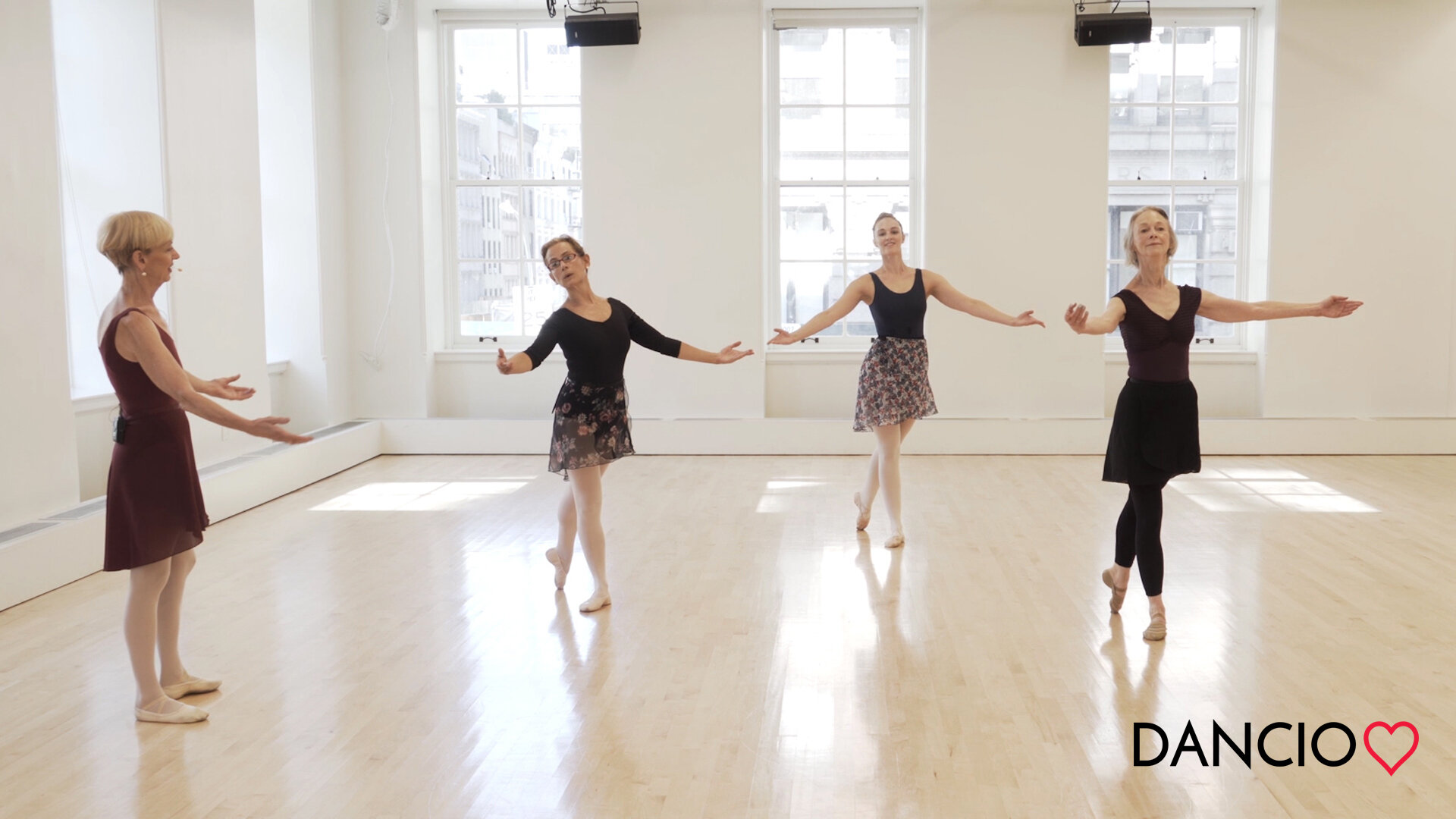 Beginner Ballet with Kathryn Sullivan (Copy)