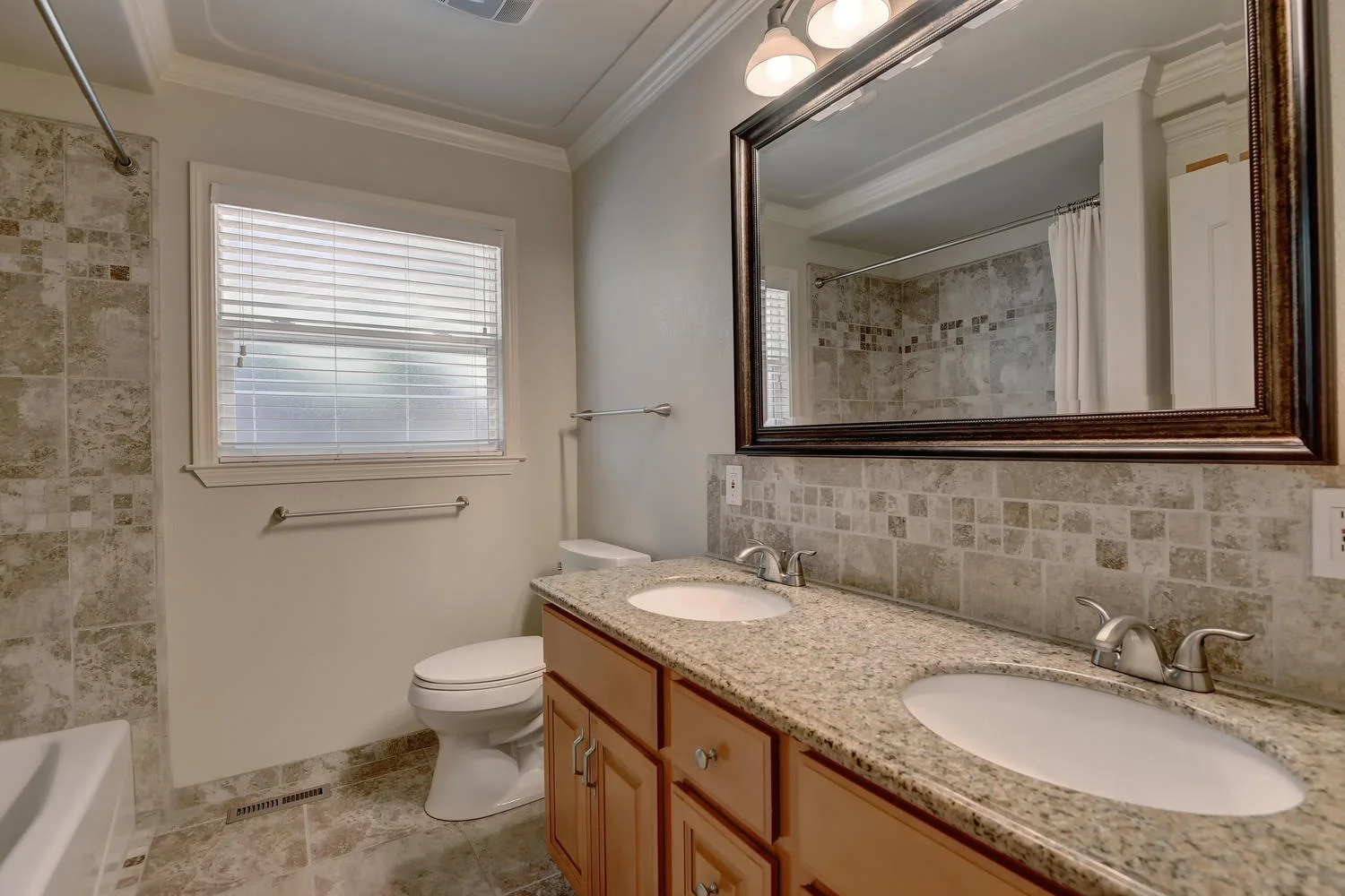 Hallway Bath.jpg