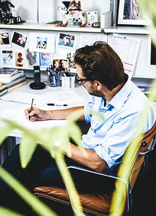 Inside-The-Studio-Rupert-Sanderson-Behind-The-Scenes-Image1.png