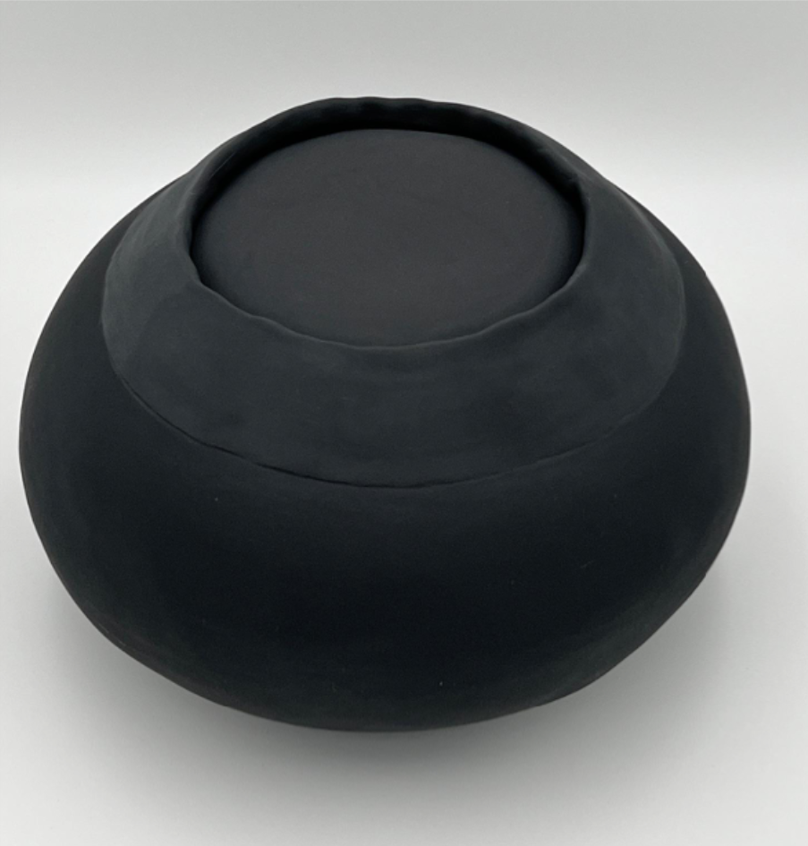 Mirentxu Ganzarain,
Ovum Song, 2025
Terracotta and glaze
6 1/2 × 9 × 9 in | 16.5 × 22.9 × 22.9 cm