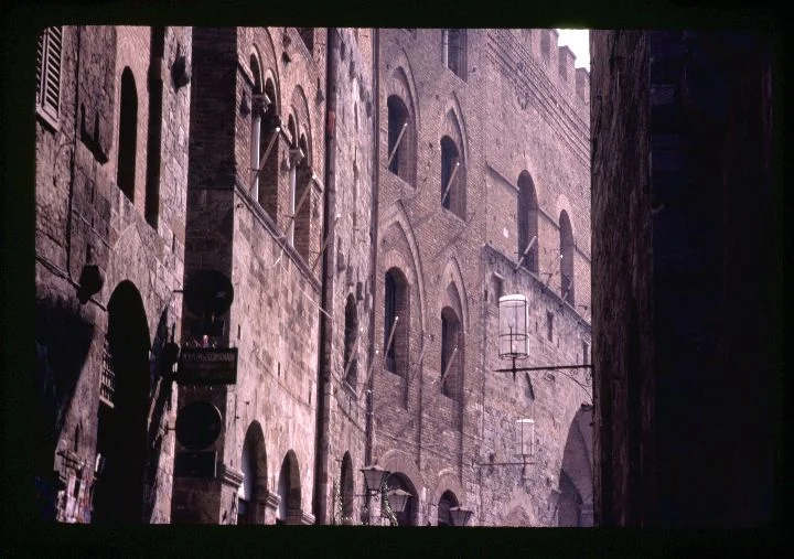 0022 Building Walled-Alley.jpg