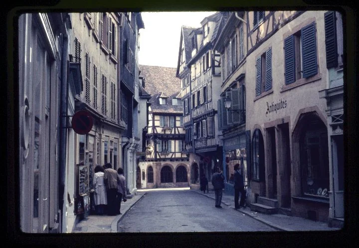 0079 Alley-Shops-Antiquites.jpg