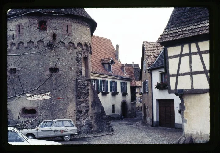 0095 Alley Corner-Castle.jpg