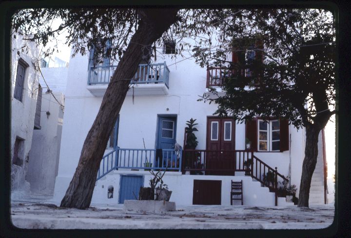 0096 White House-Blue and Red Trim.jpg