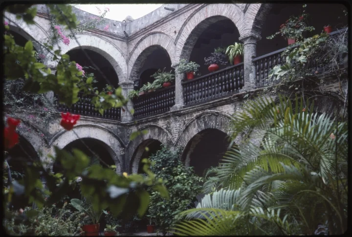 1600 Garden-Arched Walkways.jpg