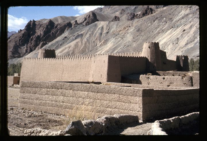 0281 Ancient Castle Wall.jpg