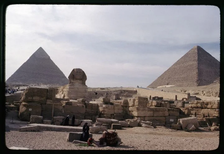 0588 Sphinx and 2 Pyramids.jpg