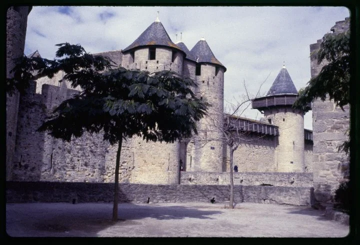 0677 Castle Courtyard.jpg