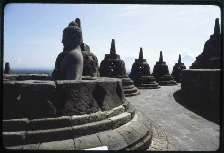 1023 Buddha and Bell Statues.jpg