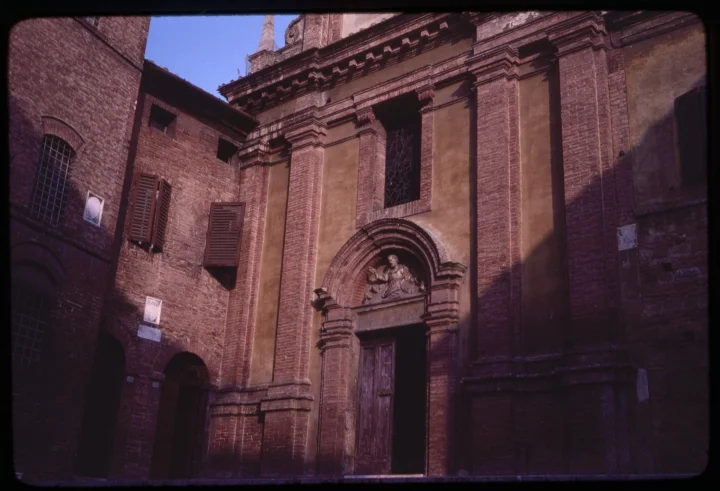 1056 Statue in Arched Doorway.jpg