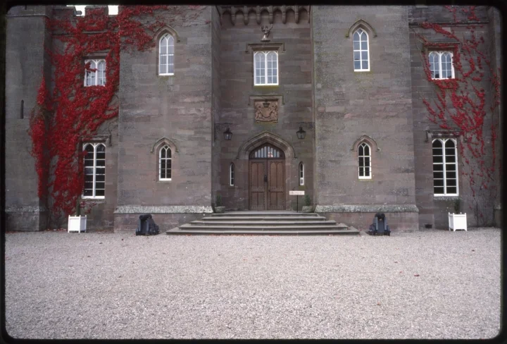 1087 Front of Castle.jpg