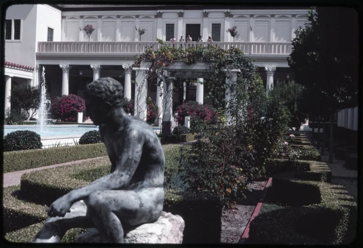 1158 Statue in Courtyard.jpg