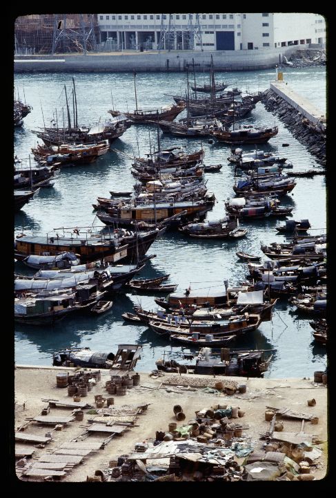 0370 Many Boats at Dock.jpg