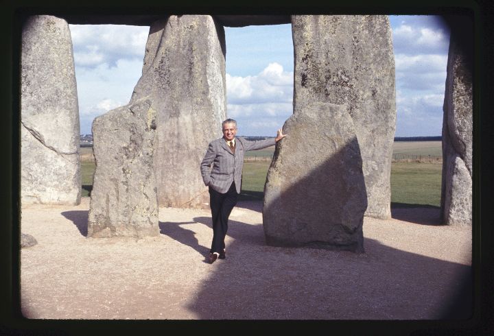 0038 Stonehenge-Man Posing.jpg