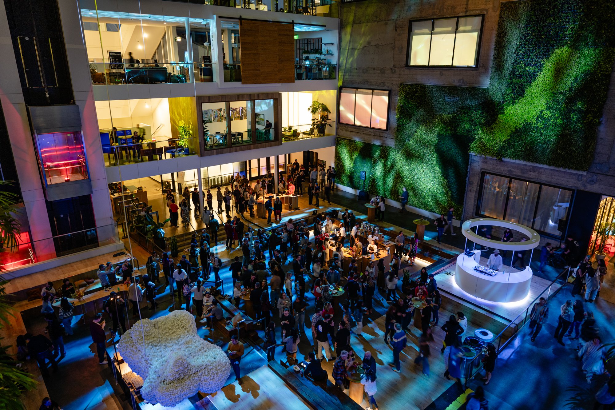 Airbnb_242012_World@_Party-506.jpg