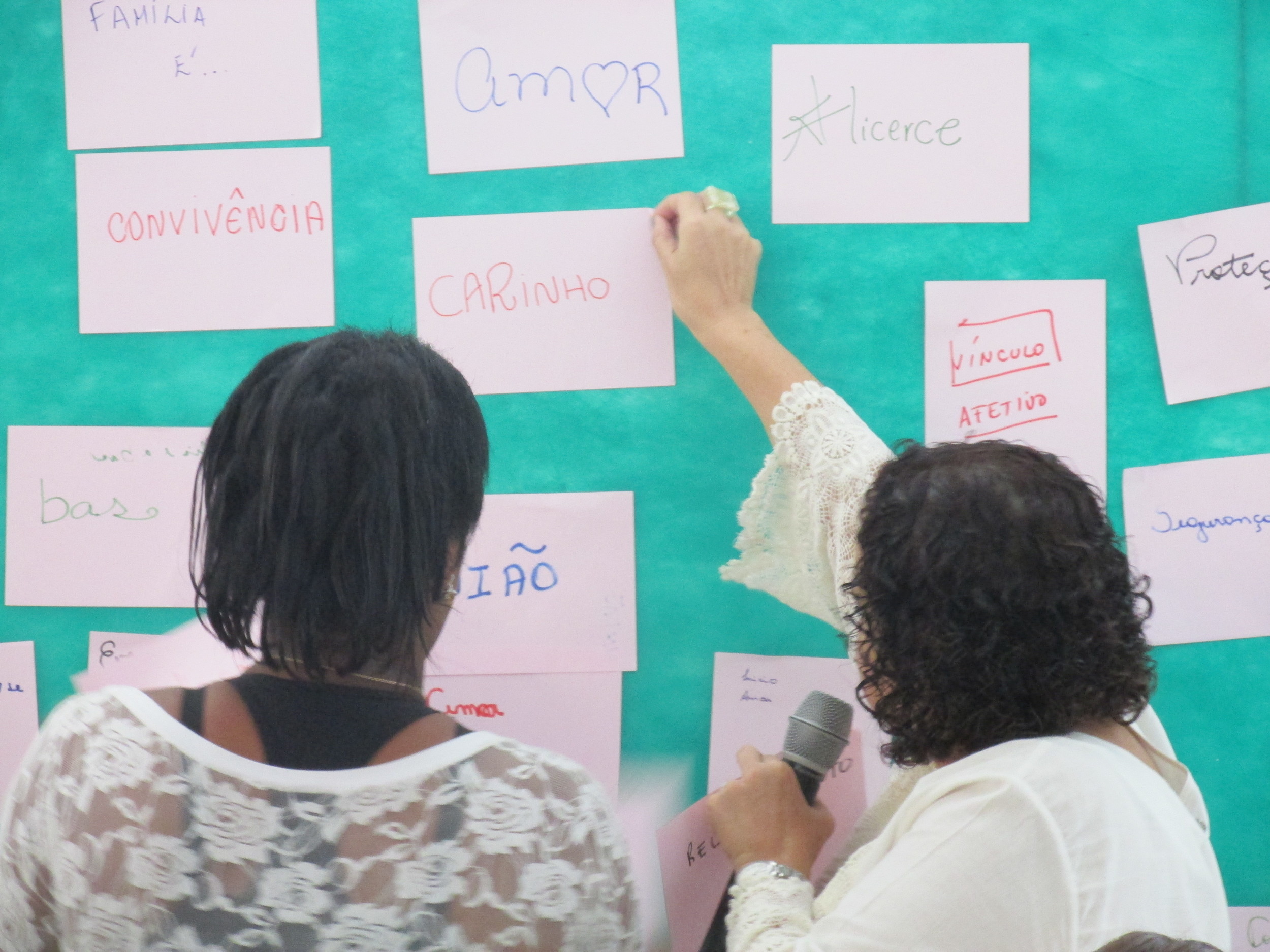 OFICINA : “Acolhendo as famílias: um desafio para toda a equipe"IPE” 