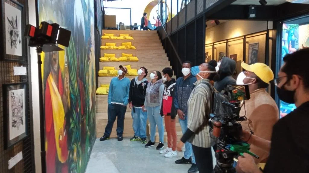 Sobre arte e amor: estratégias no atendimento online de adolescentes durante a pandemia