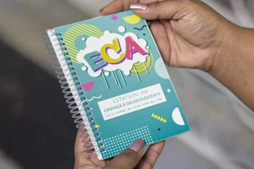 O aniversário do ECA e o direito de crescer com afeto: desconstruindo os ditados populares que machucam a infância e adolescência. 
