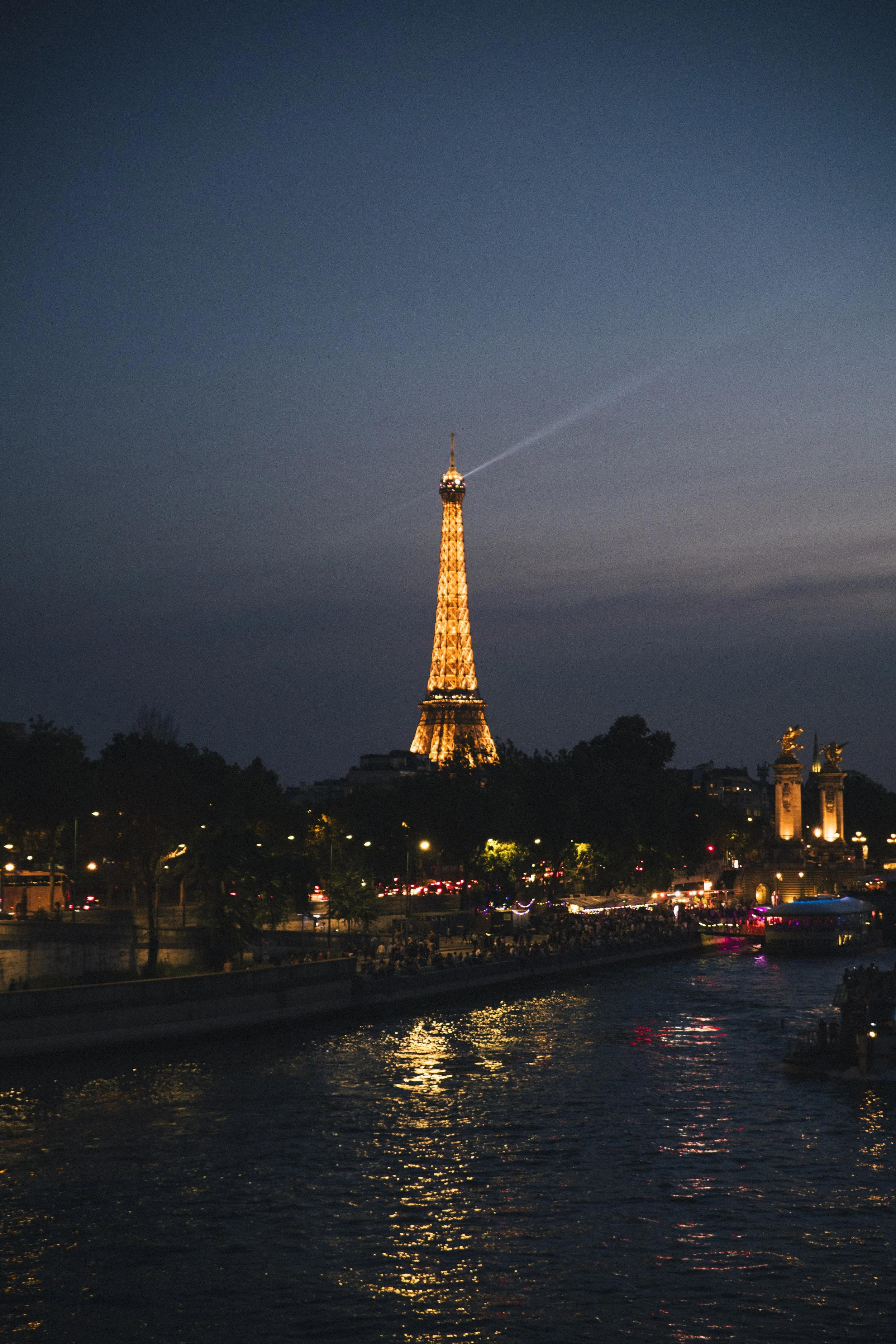 eiffelltower-1.jpg