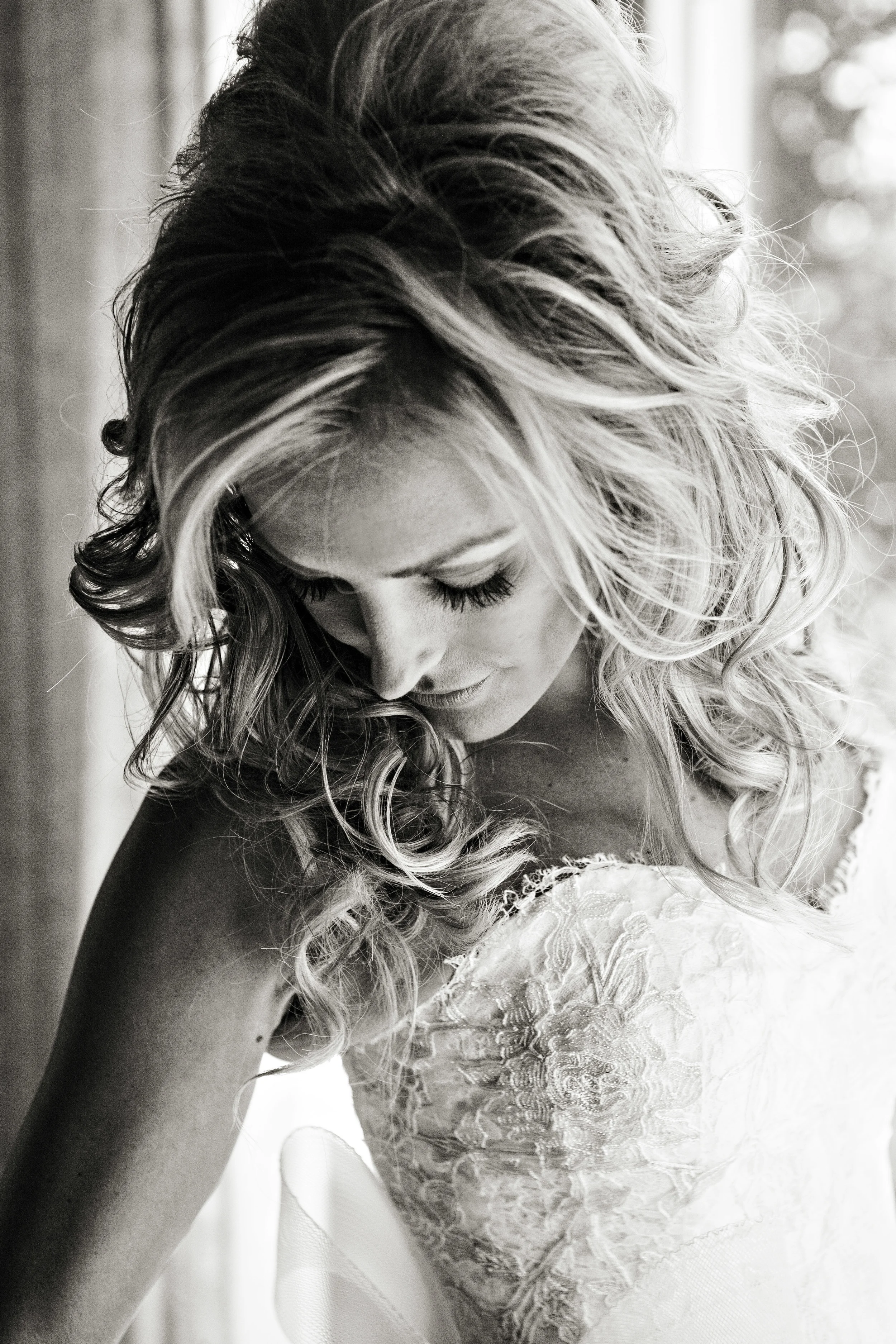 02. LS - Bride getting ready.jpg