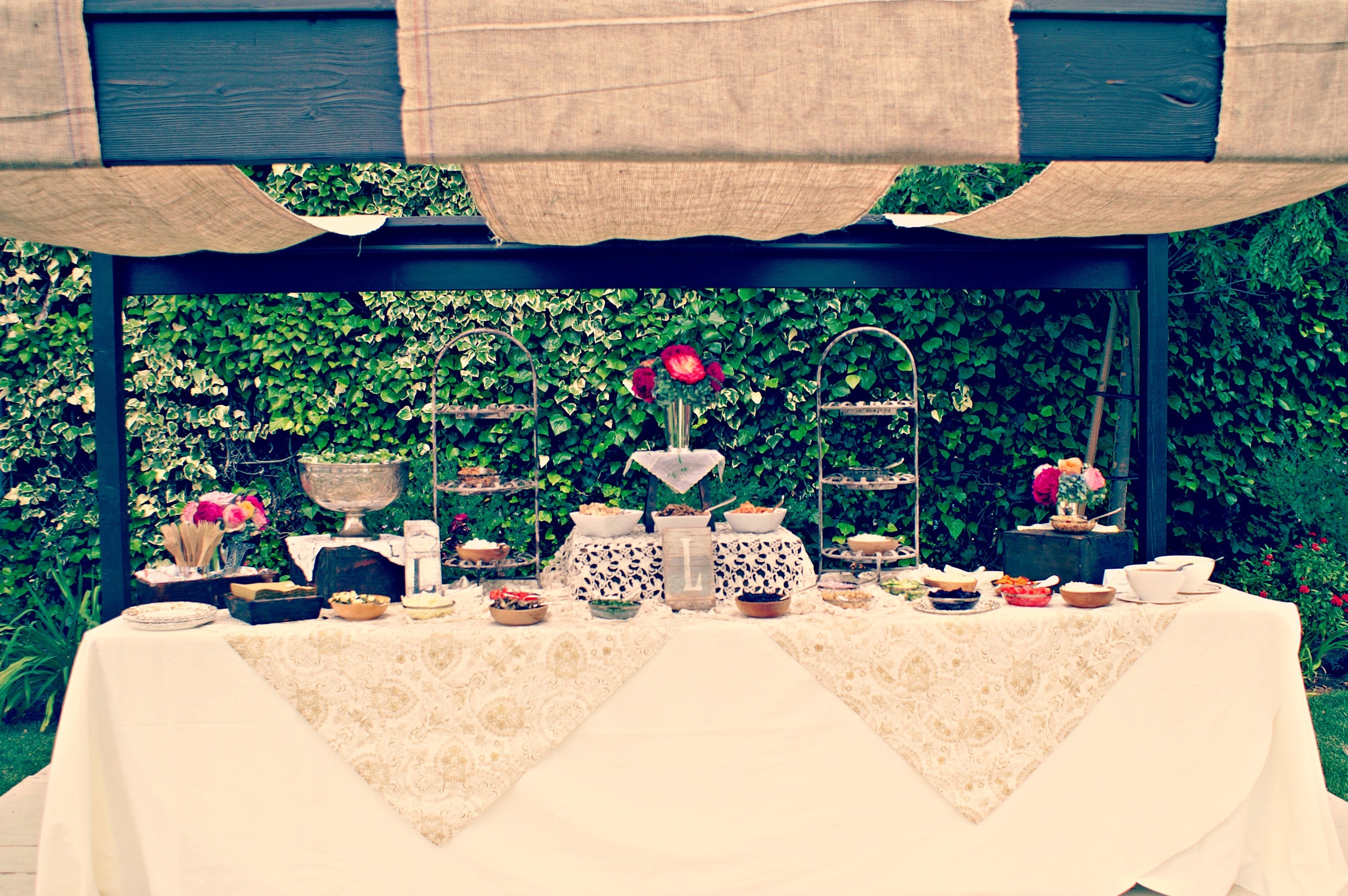 burlap and lace buffet.jpg