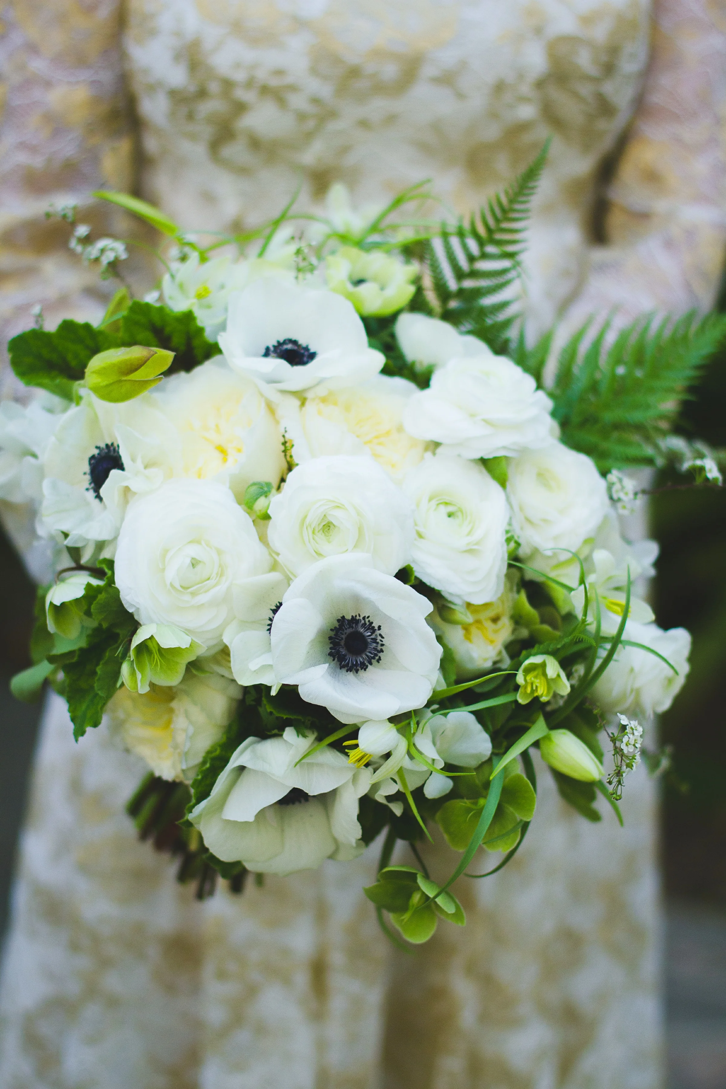016 - bride & bouquet.jpg