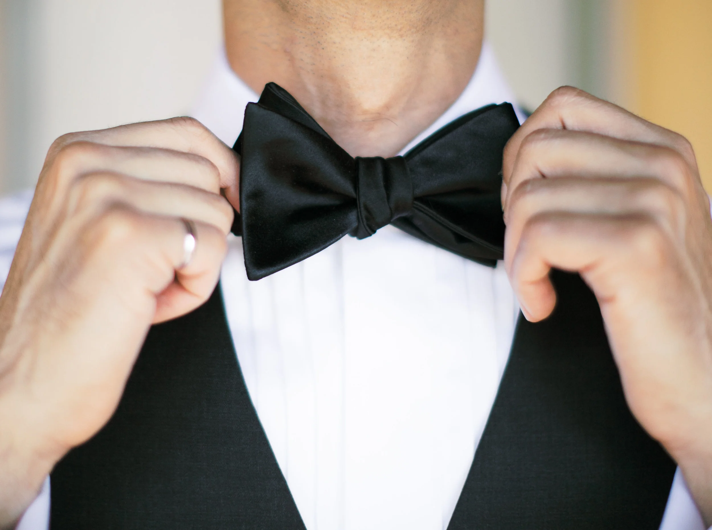 6. Groom Getting Ready 3.jpg