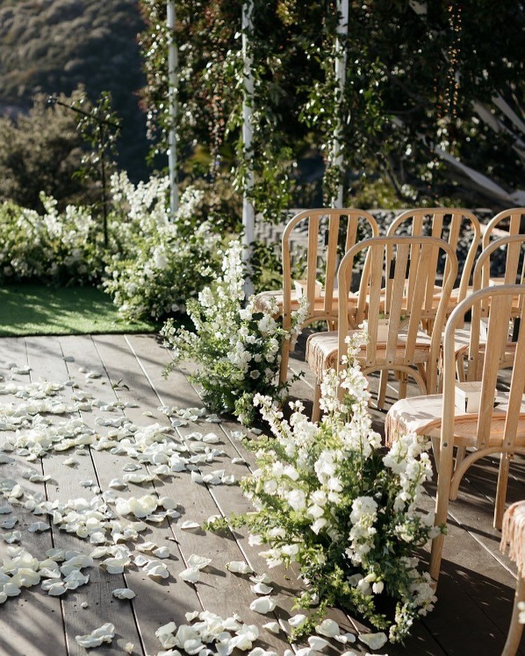 Please take your seat!

Photographer | @madisonaycoth

Our bride! | @sophietsimmons

#wedding #ceremonyseating #weddinginspo #weddingstyling #ladylibertyevents #weddingflorals #walkdowntheaisle #weddingceremony #ceremonyflowers #weddingaisle #ceremon