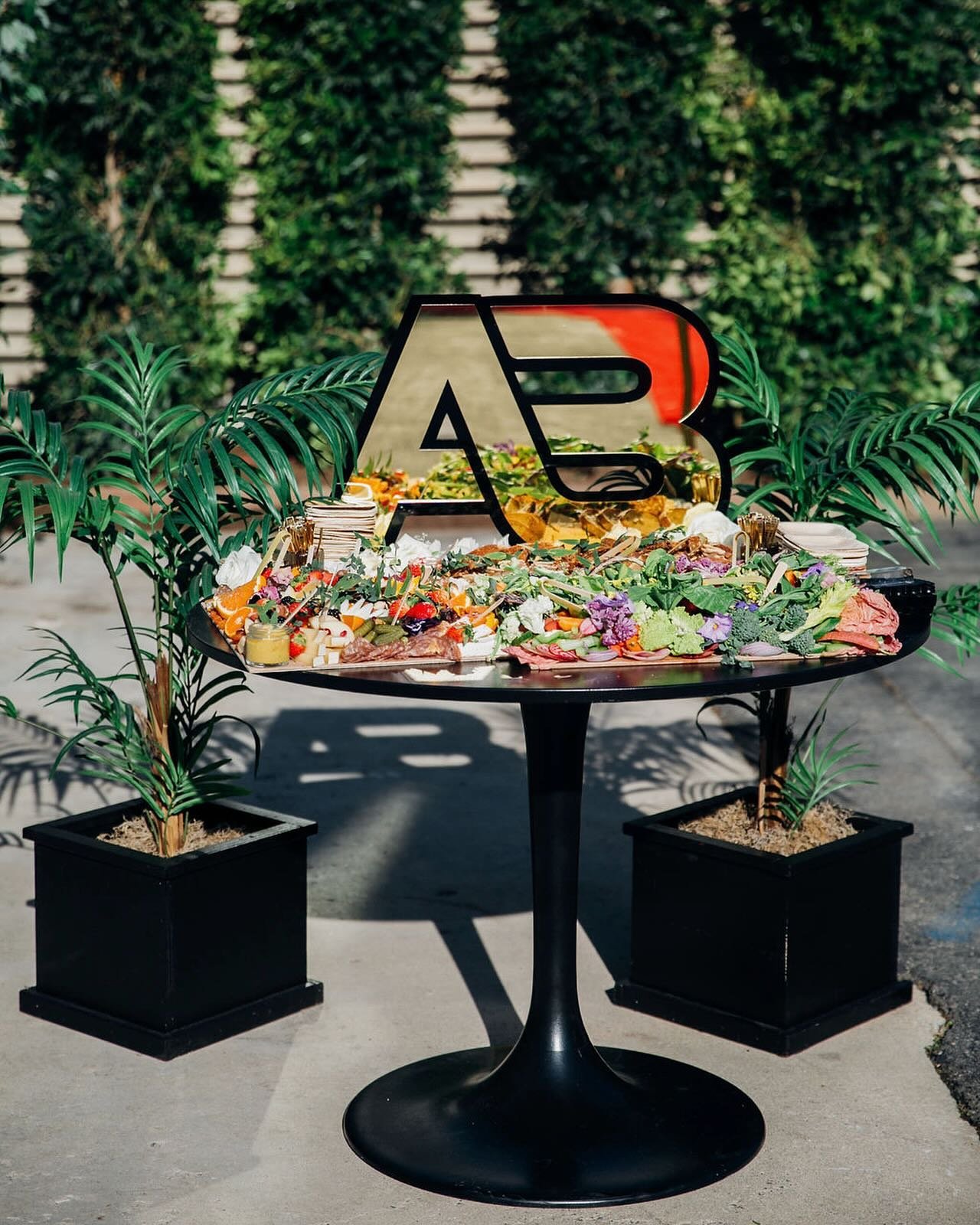 Lady Liberty meets Lady and Larder! Thank you for the fabulous charcuterie and grazing boards - YUM!!

Photographer | @trishaharrisonphotography

#charcuterie #grazingboard #altmanbrothers #grazingtable #eventsignage #grandopening #ribboncutting #che