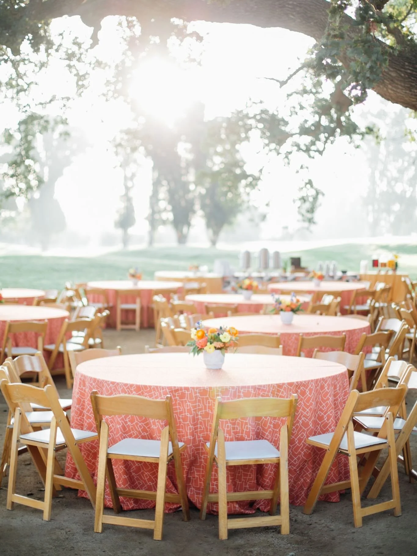 Fresh air, good company, and a little shade go a long way.  Take this as your sign to take lunch outside and savor the season! ☀️🌿
&bull;
&bull;
&bull;
&bull;
&bull;
#LunchAlFresco #DineOutside #OutdoorGathering #FreshAir #SimplePleasures #Corporate
