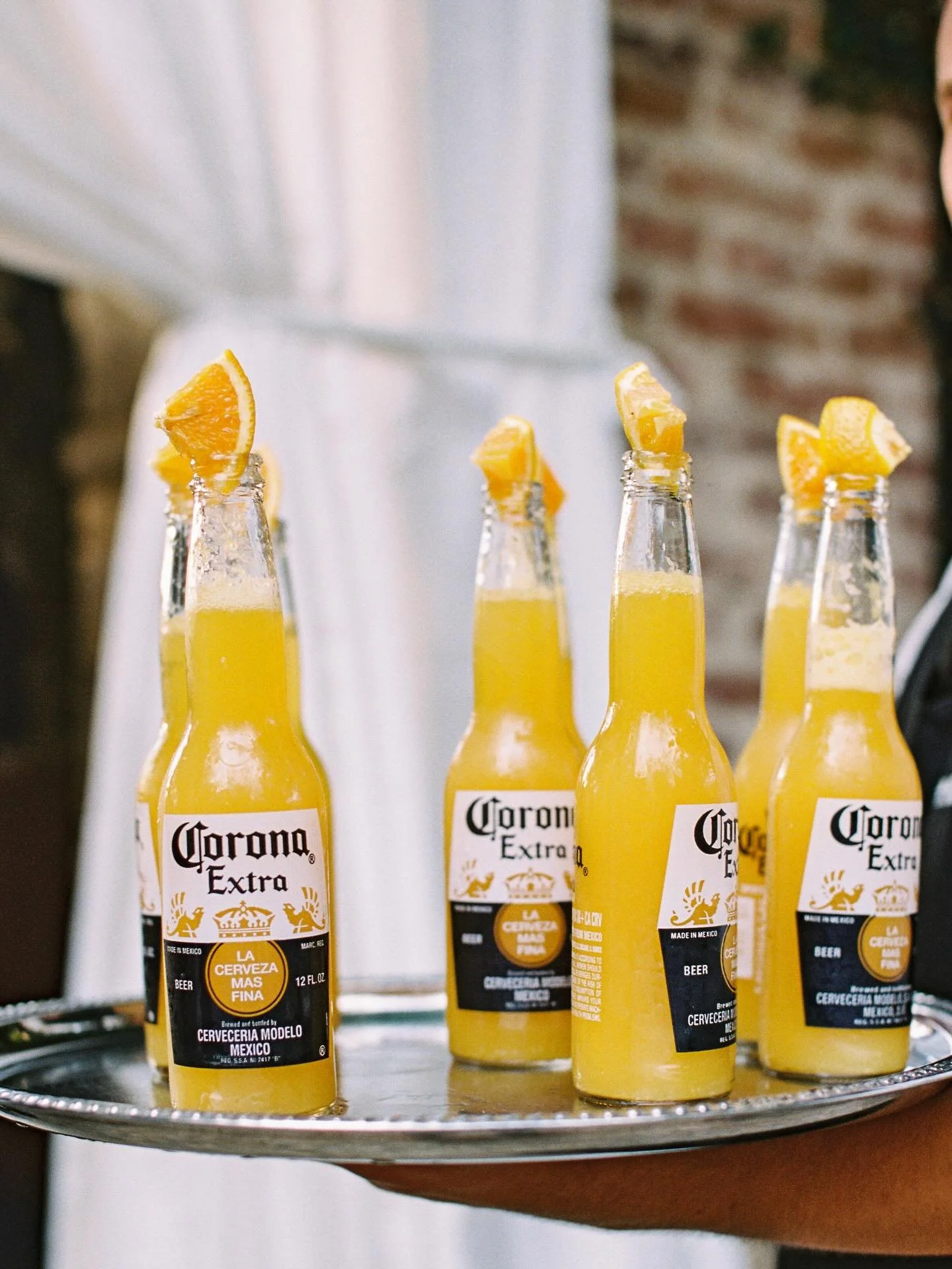 Whether you&rsquo;re watching for the touchdowns or the commercials, this tray is ready for every moment worth cheering for. Lemon in, volume up, and let the Super Bowl sipping begin!
&bull;
&bull;
&bull;
&bull;
&bull;
#SuperBowl #GameDay #WeddingPla