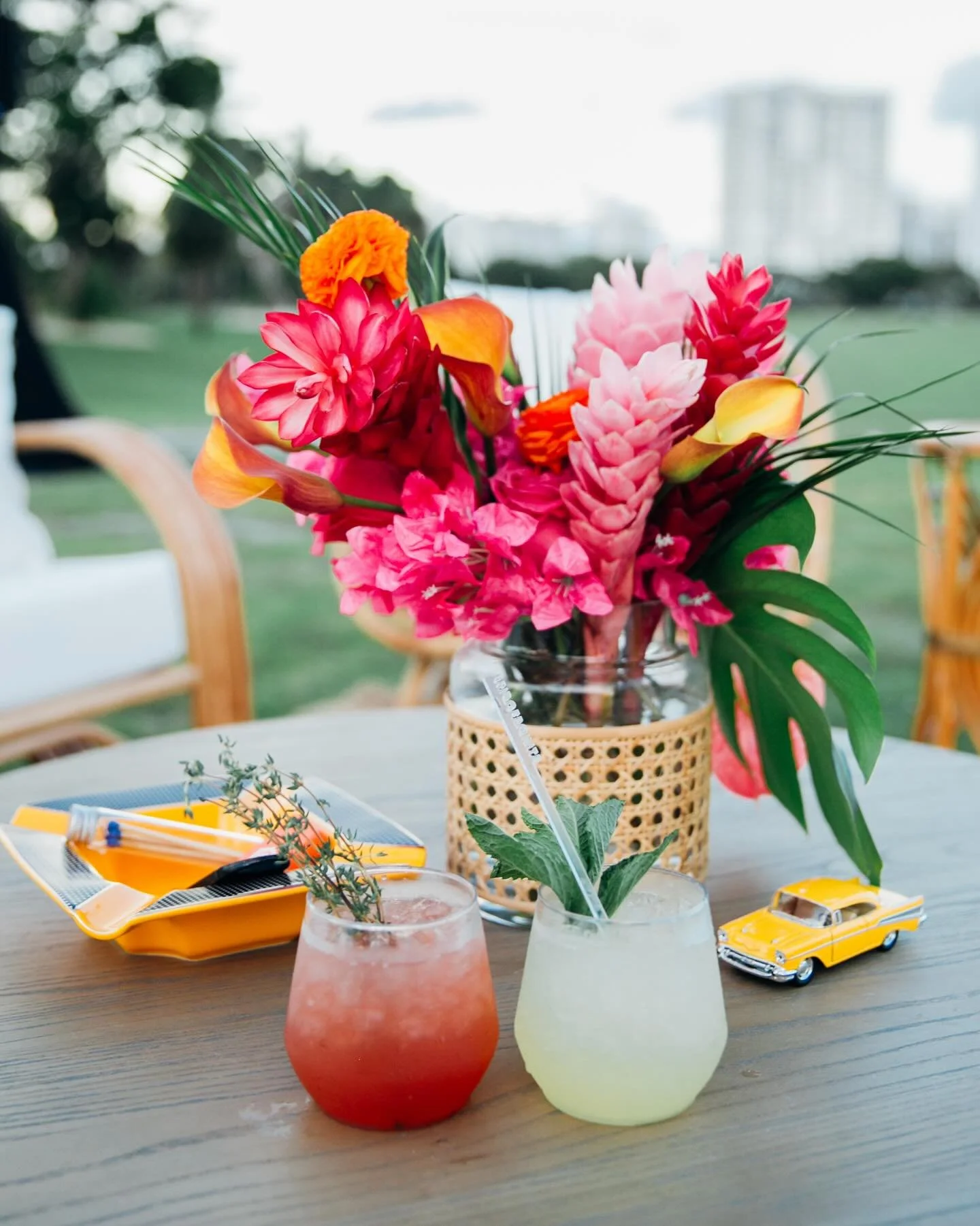 From bold tropical blooms to rum-ready pours, this bar brought the rhythm, the color, and the late-night energy. Meet us where the palms sway and the cocktails don&rsquo;t stop!
&bull;
&bull;
&bull;
&bull;
&bull;
#havananights #specialtydrinkinspo #b