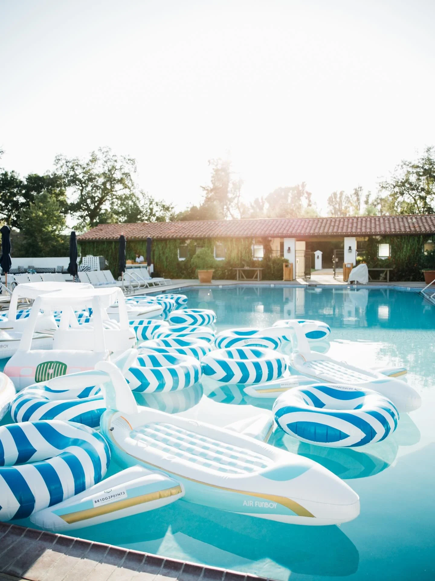 Dive into something refreshing 🌊☀️
&bull;
&bull;
&bull;
&bull;
&bull;
#SwagBar #SummerRefresh #CoastalCool #ladylibertyevents #eventplanner