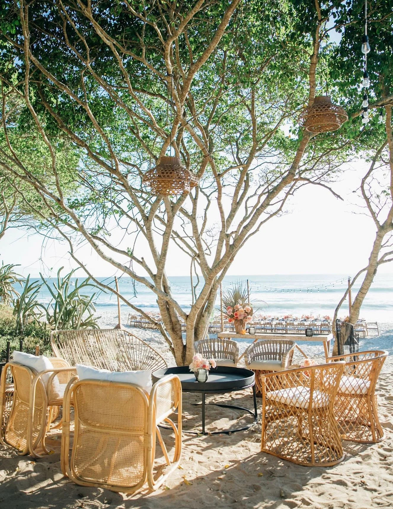 Take a seat, soak in the sea breeze, and stay awhile 🌊☀️
&bull;
&bull;
&bull;
&bull;
&bull;
#Mexico #LadyLibertyEvents #EventPlanner #NYECelebration #LoungeInspo