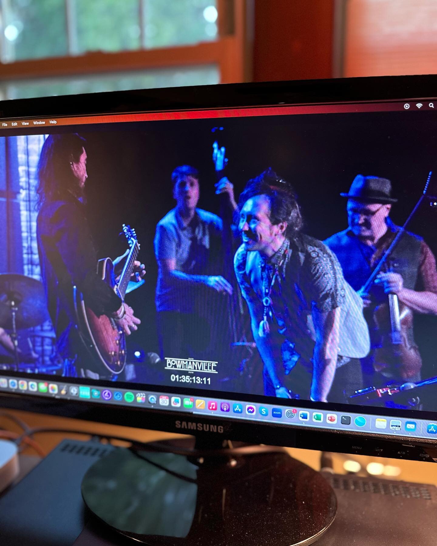 First look at the forthcoming vids. So amazing!!

#jazz #blues #chicago #chicagomusic #videoproduction #rock #music #guitar #harmonica #violin #uprightbass #drums #evanston #evanstonspace