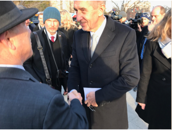 Center for a Free Cuba's Frank Calzon with Czech Prime Minister Babis after giving him CFC's petition.