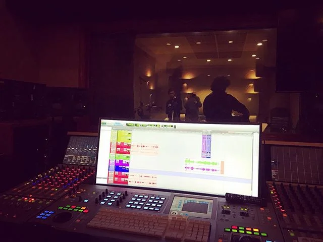 An intimate performance from Dan Navarro for a podcast today.
.
.
.
.
.
.
.
.
.
.
.
.
.
.
.
#podcast #voiceover #adr #audioproduction #slime #theemperorsnewgroove #itsallinthegroove #allinthegroove