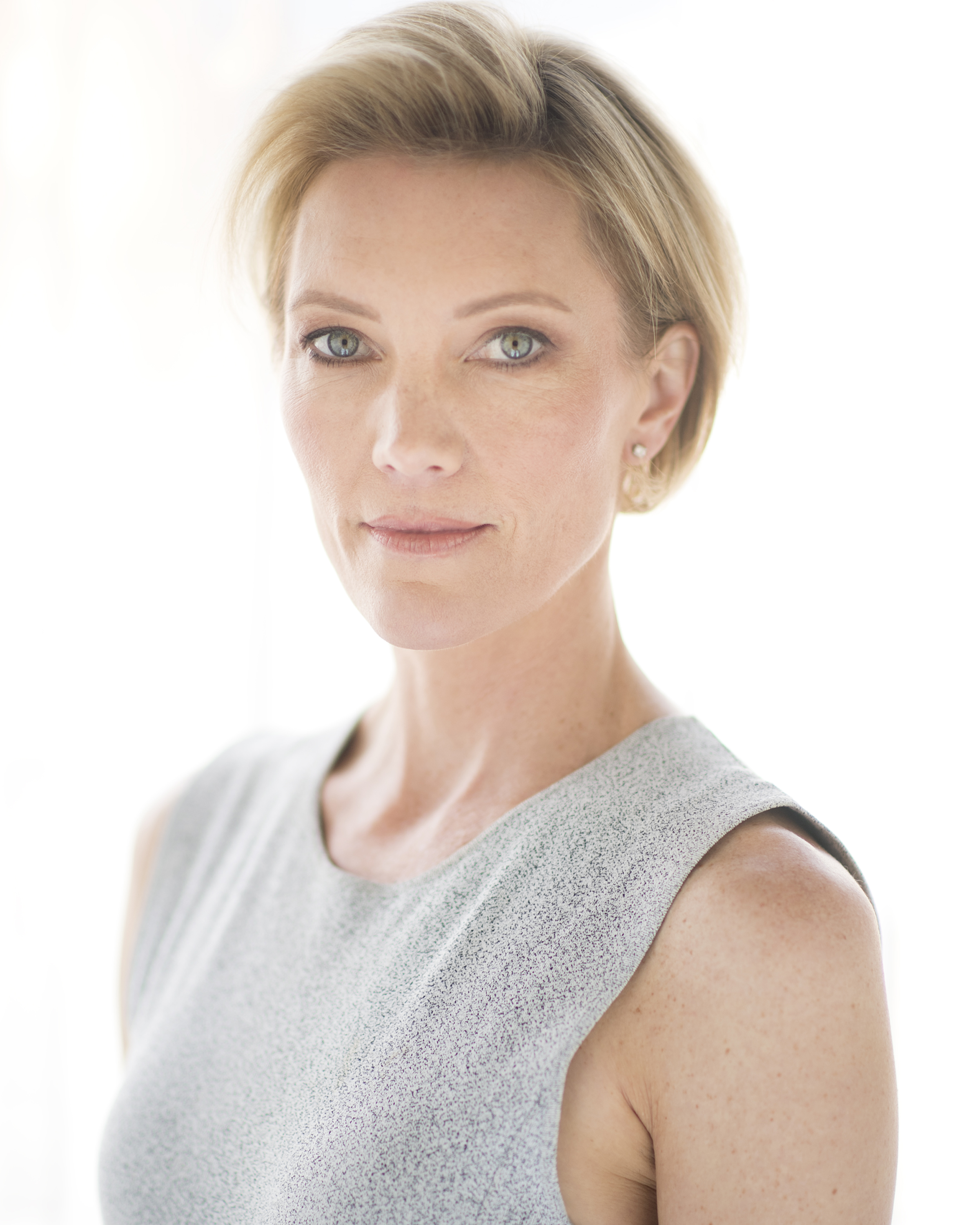 Leslie Bell