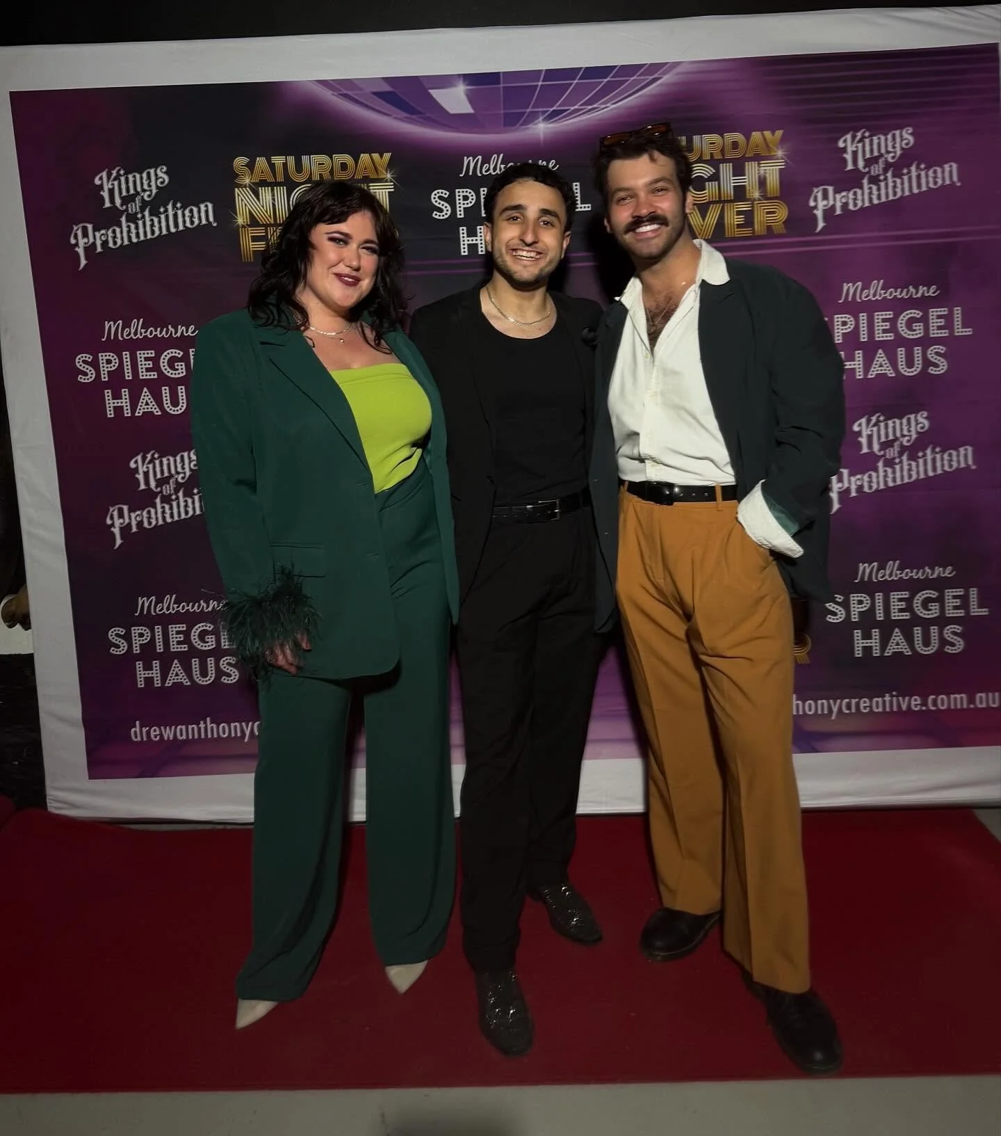 Look at these three&hellip; FEVER HOT! 🔥 
Congratulations to @julian.seguna_ @joshuakobeck @clara_harrison and the whole company of Saturday Night Fever for their opening night! 🪩🕺🏻
#saturdaynightfever #openingnight #tandemanagenent #tandework #p