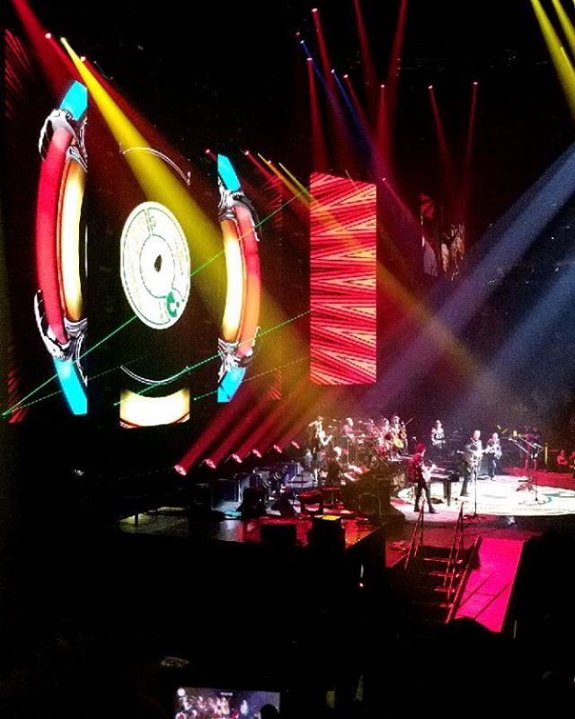 waited almost 40 years to witness this! #electriclightorchestra #jefflyneselo @jefflynneselo #dhaniharrison @dhaniharrison  @chris_hornbrook