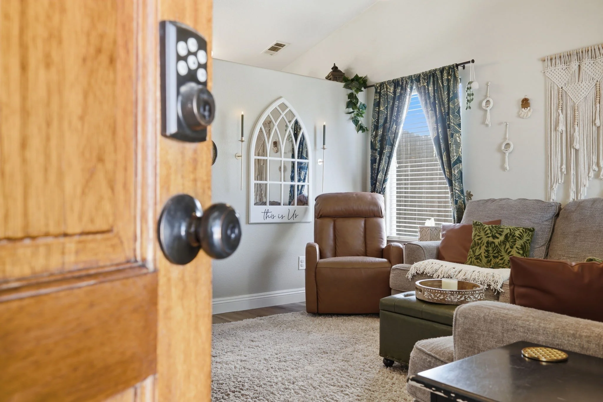 7-web-or-mls-9005-mendocino-dr.jpg