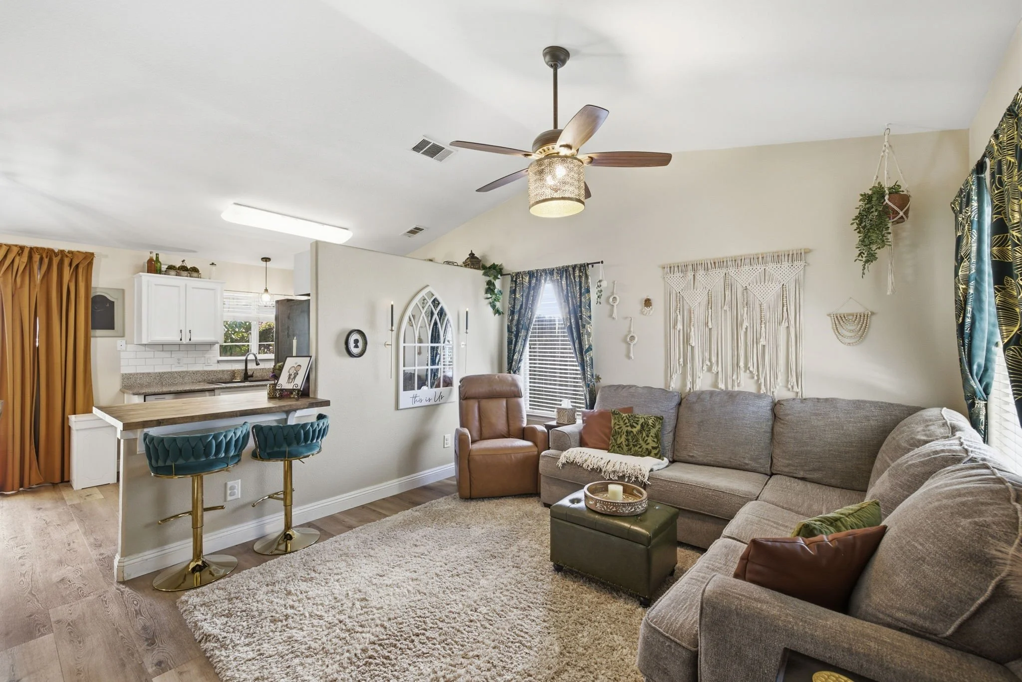 8-web-or-mls-9005-mendocino-dr.jpg