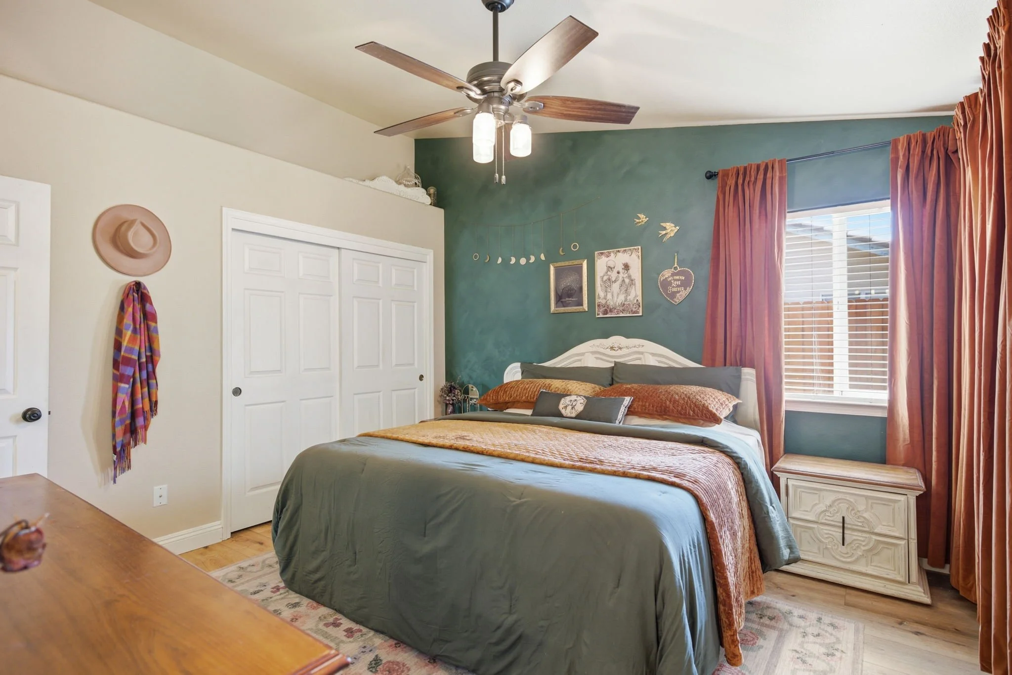 27-web-or-mls-9005-mendocino-dr.jpg
