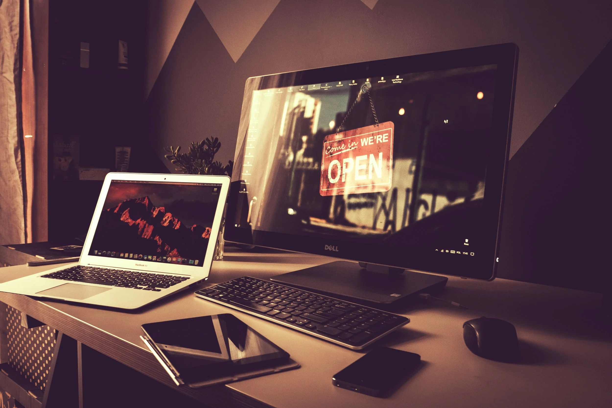 business-computer-connection-450035.jpg