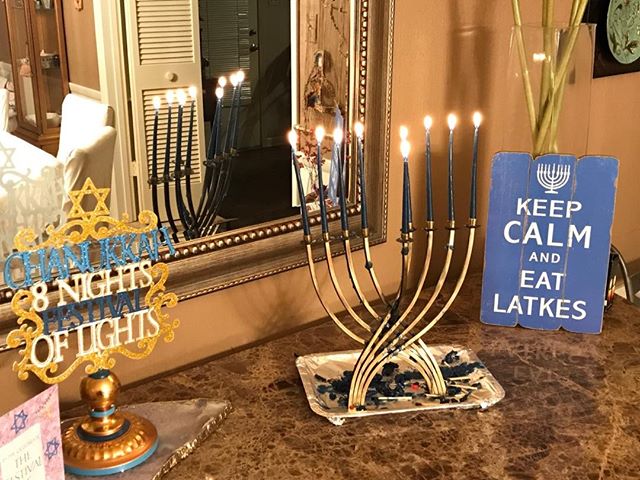 Last night of Chanukah...🕎 All 8 candles shining brightly! 🔥#Happychanukah #8nights #openpresents #miricle