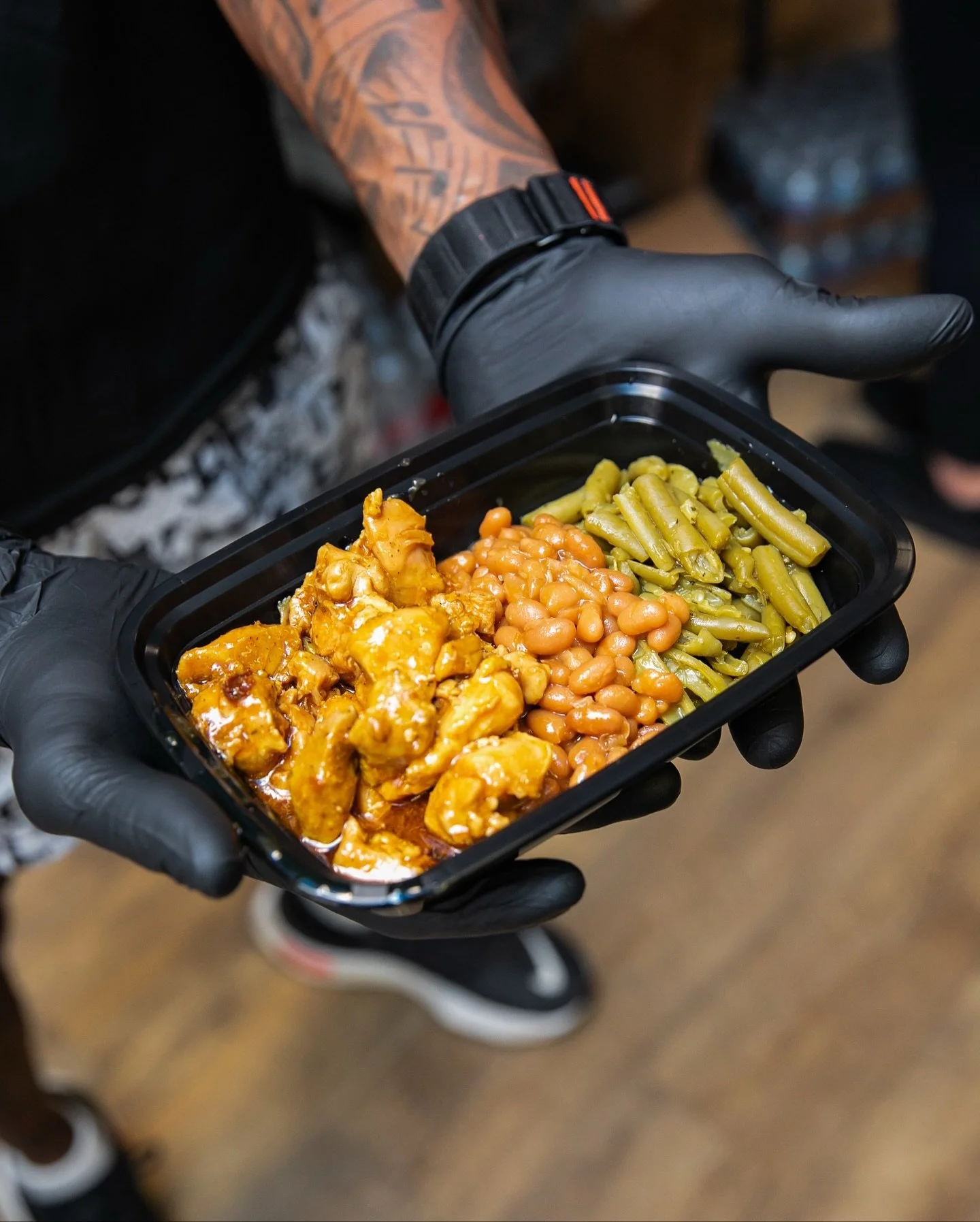 We update our menu to offer our community a variety of hearty, comforting meals throughout the year. At our most recent feed, our amazing kitchen crew prepared over 1,500 meals of delicious BBQ chicken, baked beans, and green beans with care for neig