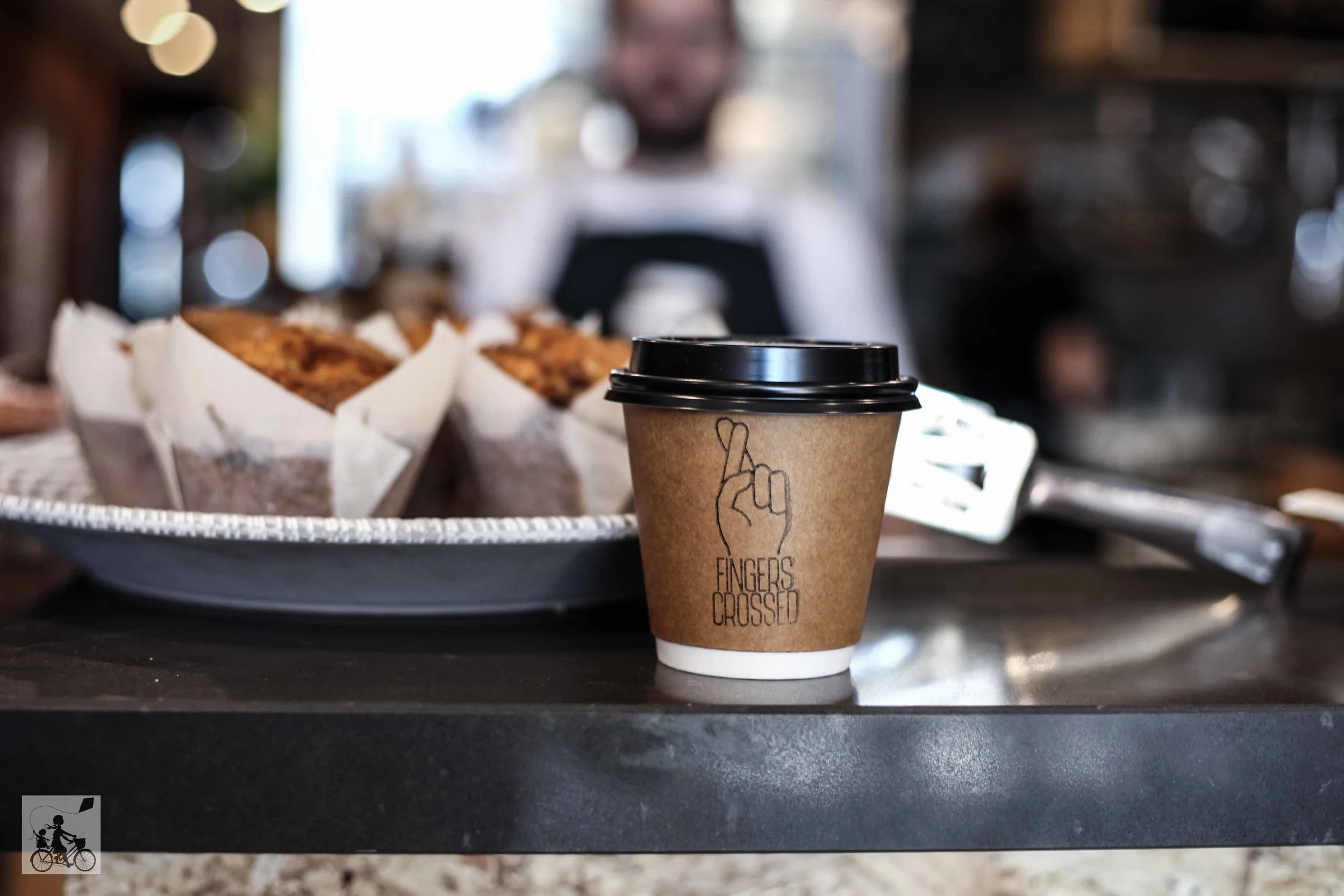 fingers crossed, ringwood — mamma knows east