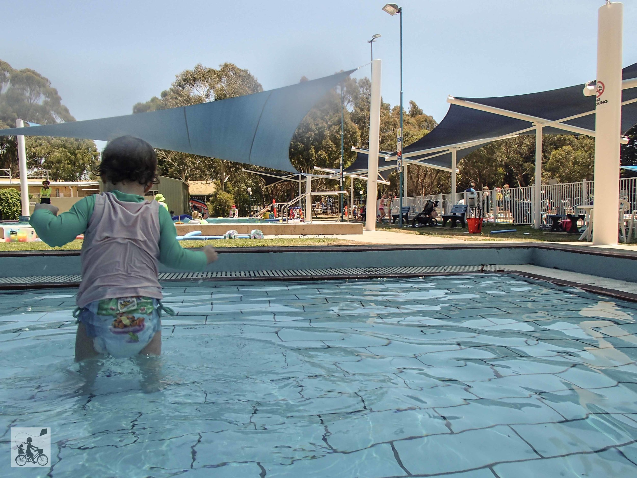 Mamma Knows East - Croydon Memorial Pool