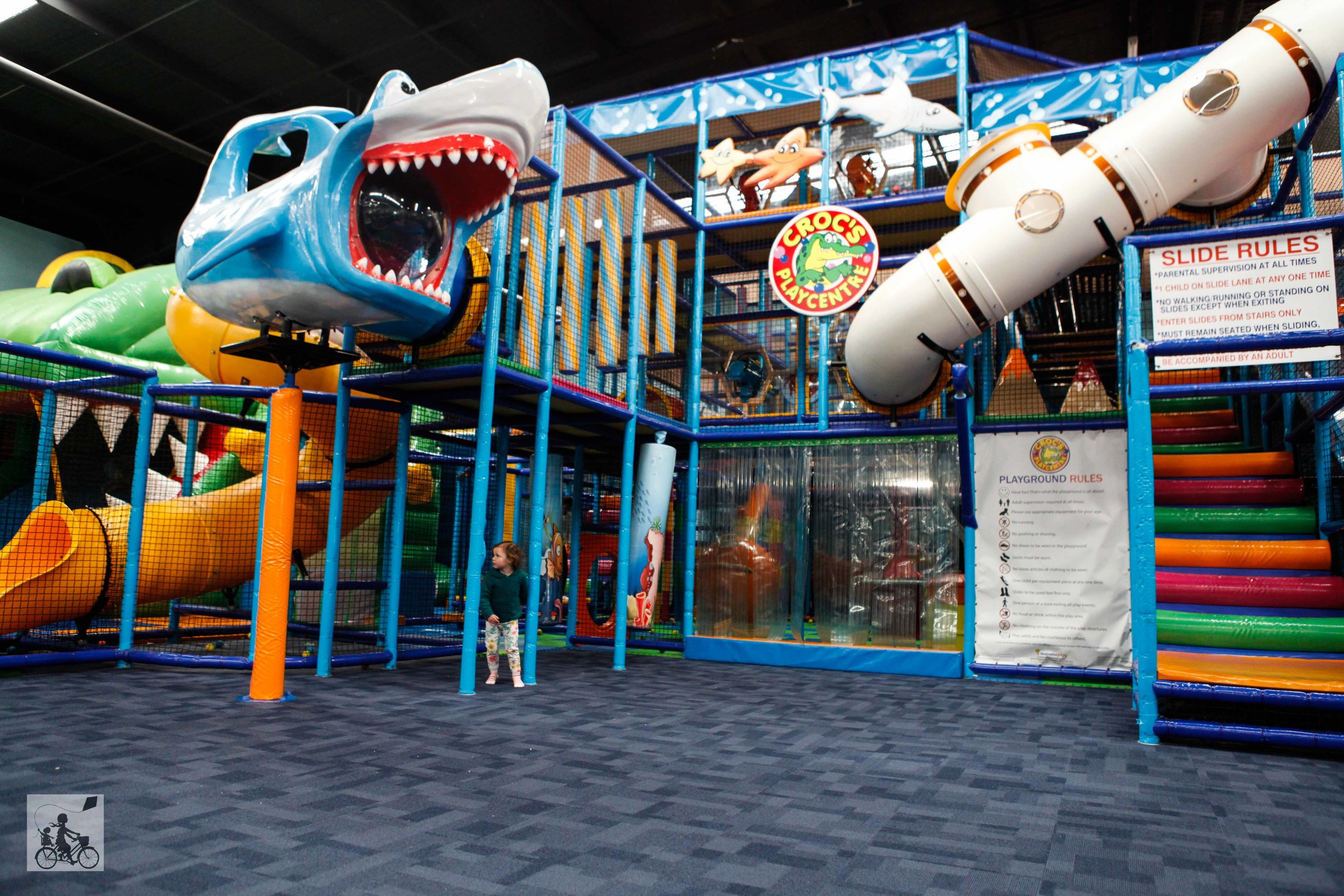 crocs play centre fountain gate